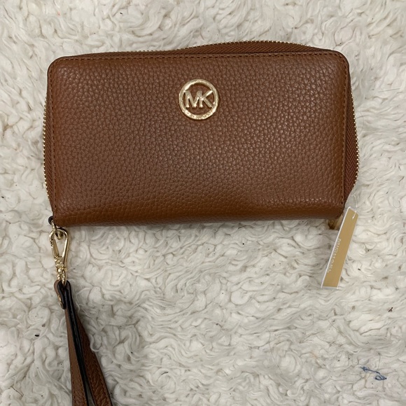 NWT MK Wallet - Picture 1 of 3